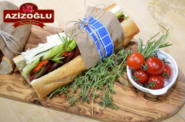 Sucuklu Krem Peynirli Sandviç
